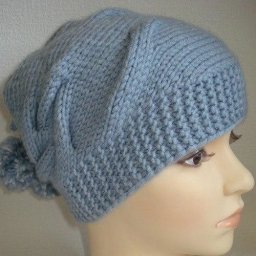 Модная вязаная шапочка(очень проста в вязании)