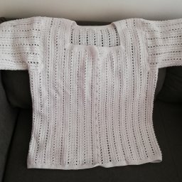 Летняя кофточка на пуговицах.