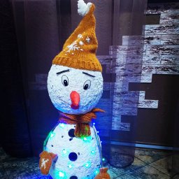 Обновки снеговику