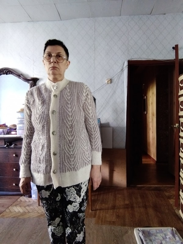Теплый кардиган узором "бриошь".