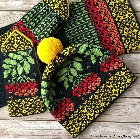Довязала полочки кардигана. Довязала полочки кардигана.
