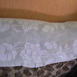 Дорожка на комод.