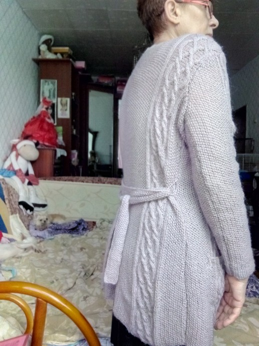 И еще одна кофта. И еще одна кофта.
