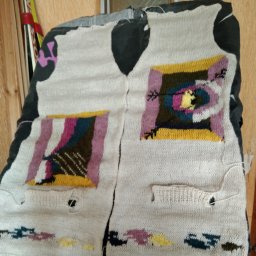 Довязала полочки кардигана.