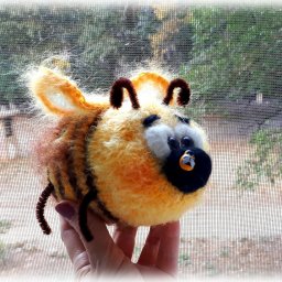 Пчёлка Майя.