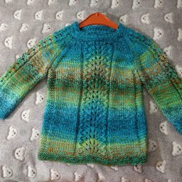 Любимый свитер внучки