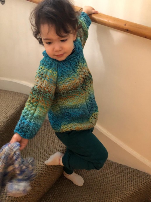 Любимый свитер внучки