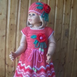 Сарочка в костюмчике связанном крючком.