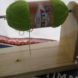 Продам приспособление для пряжи при вязании.
