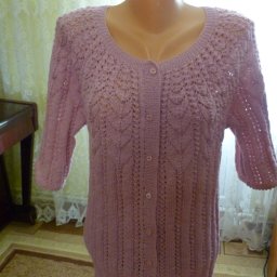 Розовая кофточка