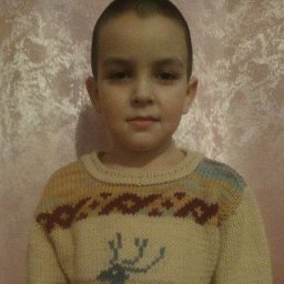 Любимый свитер любимому сыну.