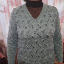 Пуловер "Ландыши на снегу"