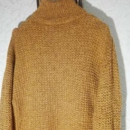 Свитер связанный спицами "Вафли"