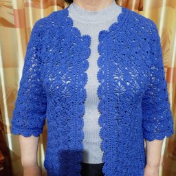 Ажурный жакет вязаный крючком "Синие тюльпаны"