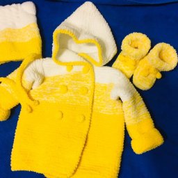 Вернулась к забытому вязанию. Вот связала для внучки