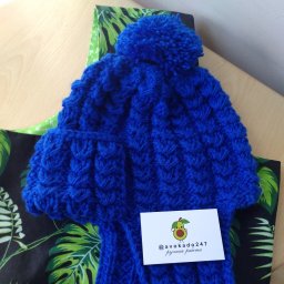 Васильковая шапка-шлем