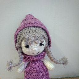 Кукла в шапочке