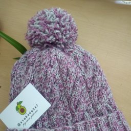 Шапка с косами и жгутом