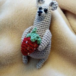 Брошь вязаная " Мишутка".