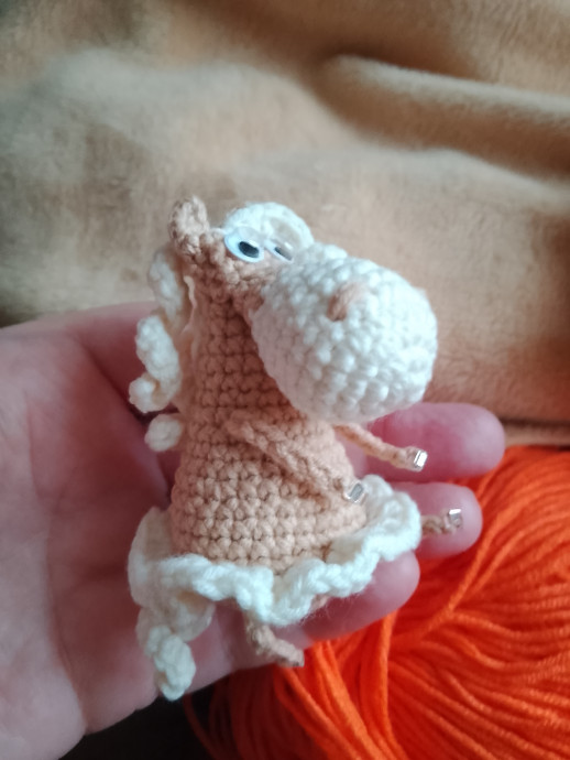 Лошадка вязаная.