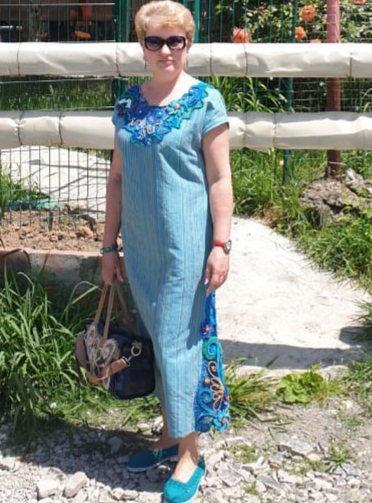 Льняное платье со вставками ирландского кружева