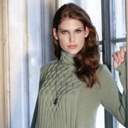 Очень красивая и теплая туника спицами