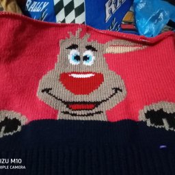 Свитер с оленем