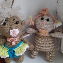 Домовёнок и пчёлка...