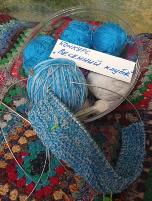 "Краски марта" - безрукавка.