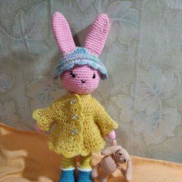 Зайка ждёт свою хозяйку!