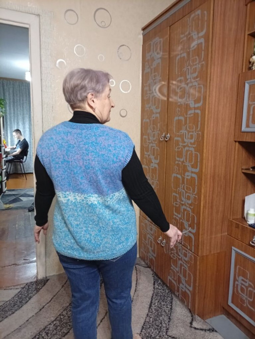 "Краски марта" - безрукавка.