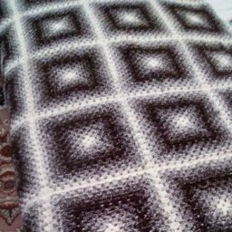 Покрывало на диван. Вязала маме на день рождения. Очень понравилось. Теперь вяжу себе.