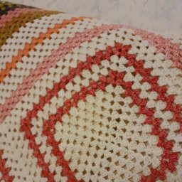 Плед из остатков пряжи.