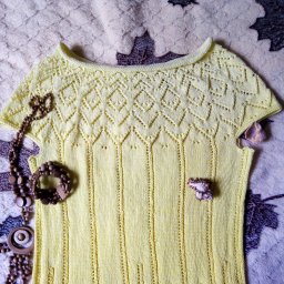 Топ спицами с ажурной кокеткой