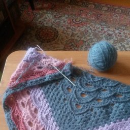 Шаль в подарок подруге