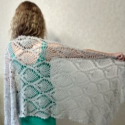 палантин "Ананасы" связан крючком