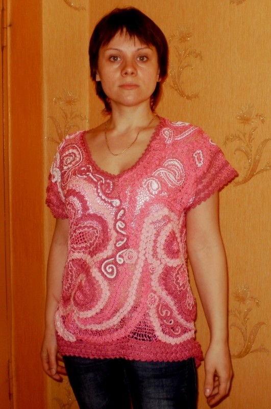Розовая кофточка