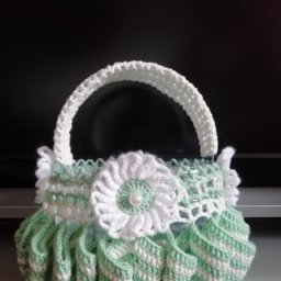 Вязаная корзинка