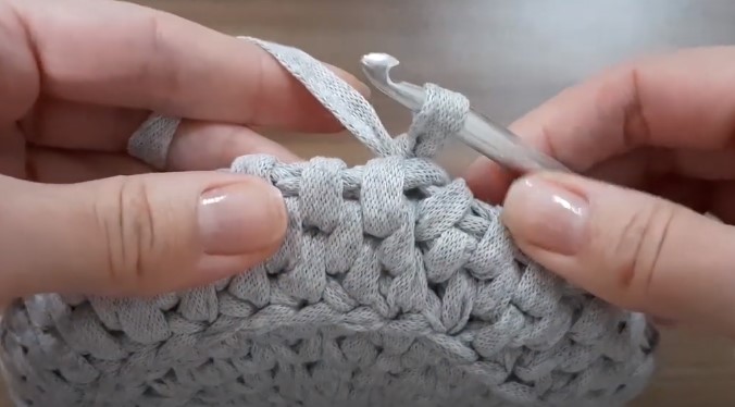 Узор РОТАНГ крючком из трикотажной пряжи круговыми рядами Узор РОТАНГ крючком из трикотажной пряжи круговыми рядами