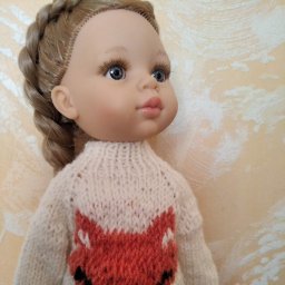 Одеваю куклу для внучки