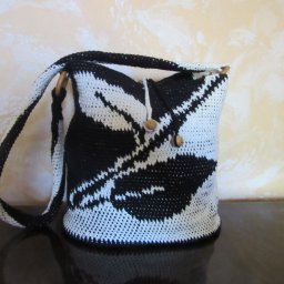 Сумка с листьями.