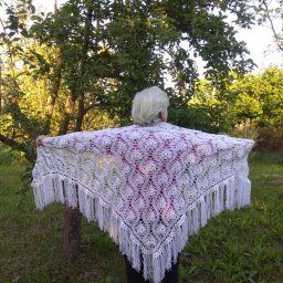 Белая шаль.