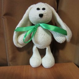 Игрушка - Зайка.