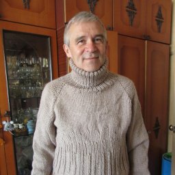 Свитер для любимого брата.