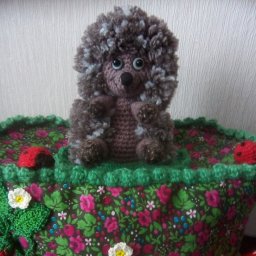 Ежик на лесной полянке