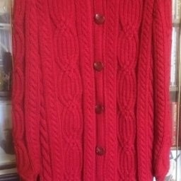 Малиновое пальто