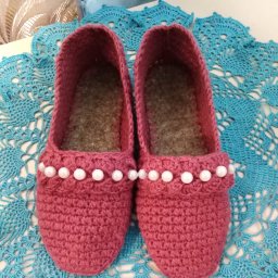 Вязаные домашние тапочки