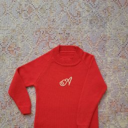 Джемперок с монограммой для внучки