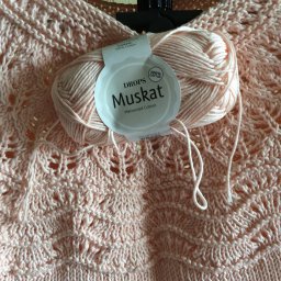 Персиковый джемпер