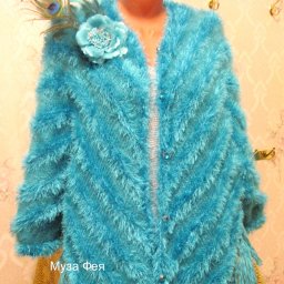 Пончо - "чайка" с рукавами спицами.